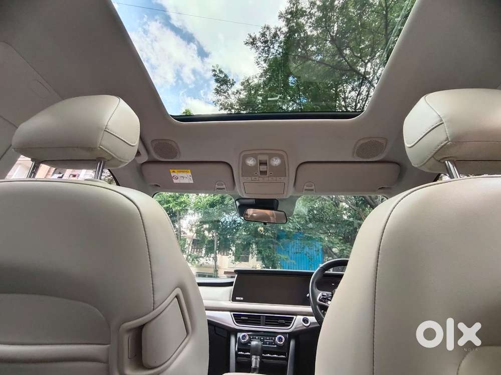 Mahindra Xuv700 Ax7l 6 Str At, 2022, Diesel
