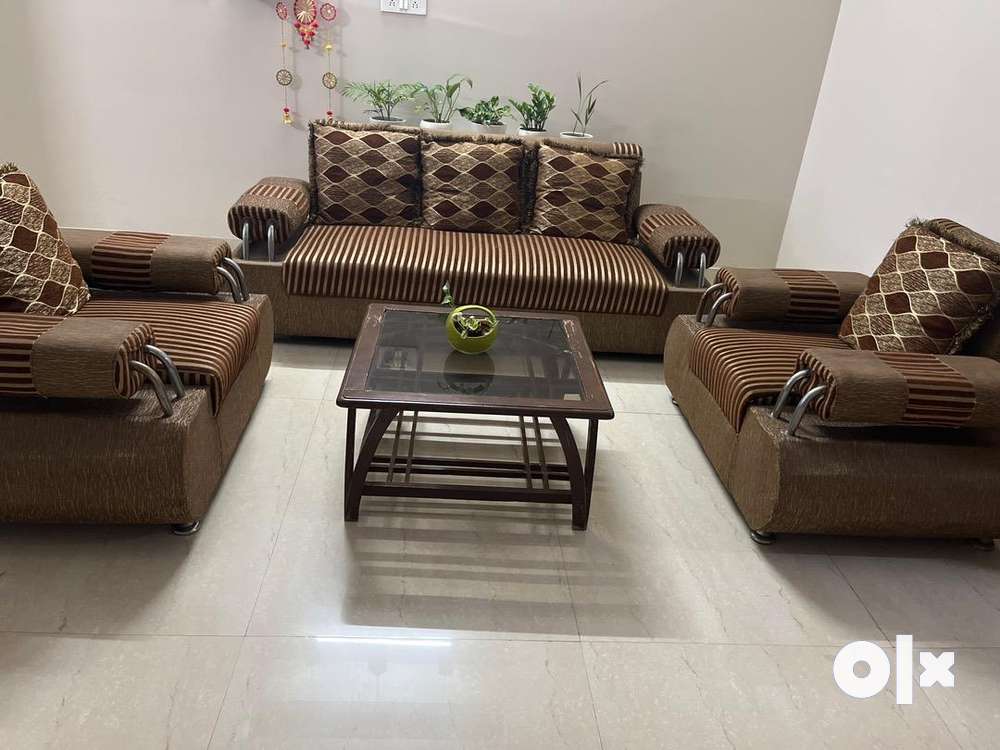 Second hand sofa set on deals olx