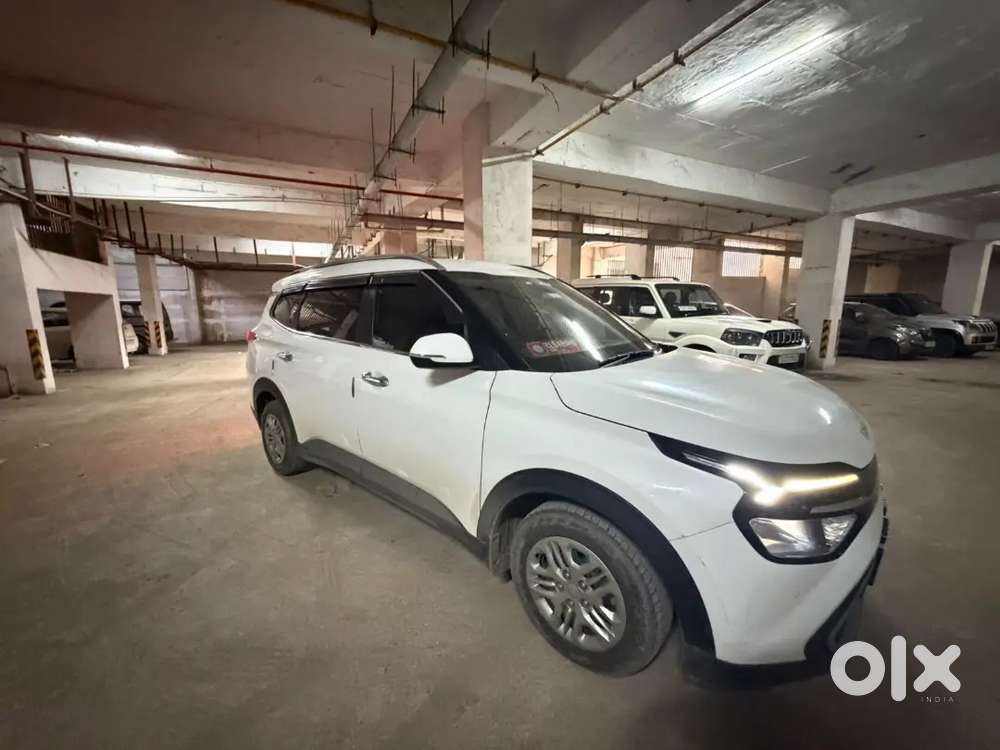 Kia Carens Prestige (o) Petrol