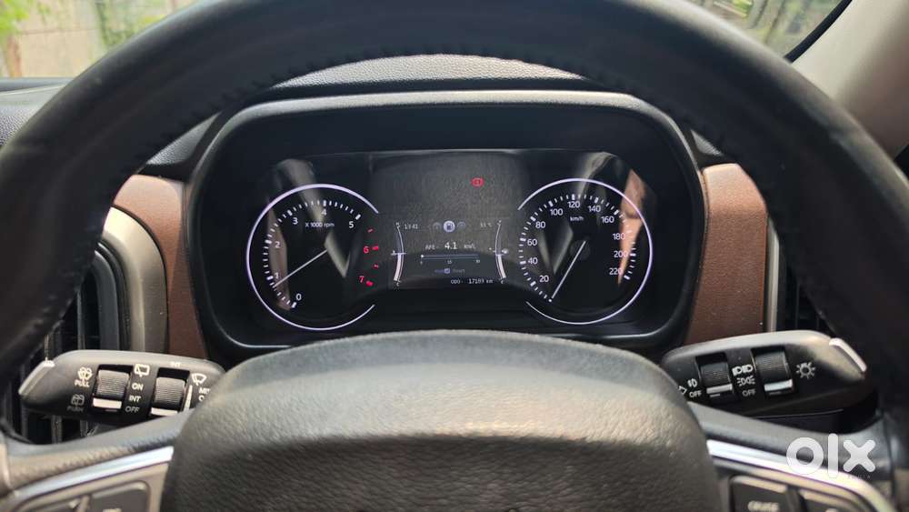 Mahindra Scorpio N Z4 Petrol Mt 7 Str, 2023, Petrol