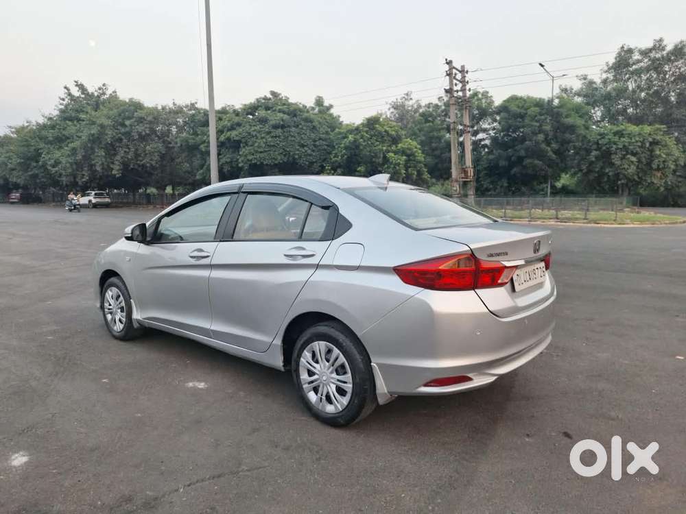 Honda City V Petrol Cvt, 2016