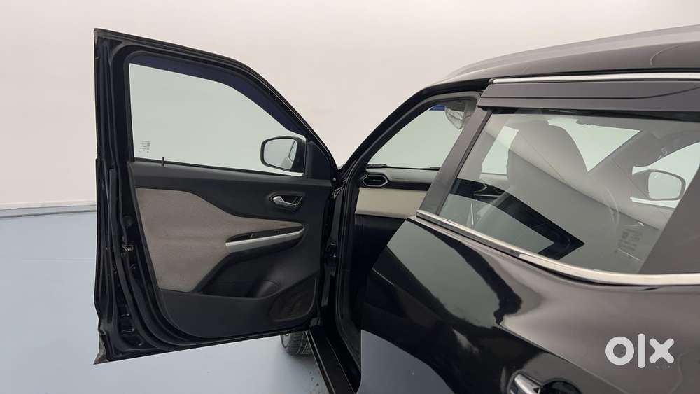 Nissan Magnite 1.0 Xv, 2023, Petrol