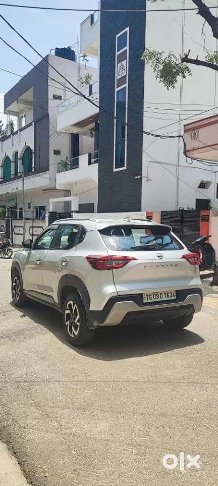 Nissan Magnite 1.0 Xv Premium, 2024, Petrol