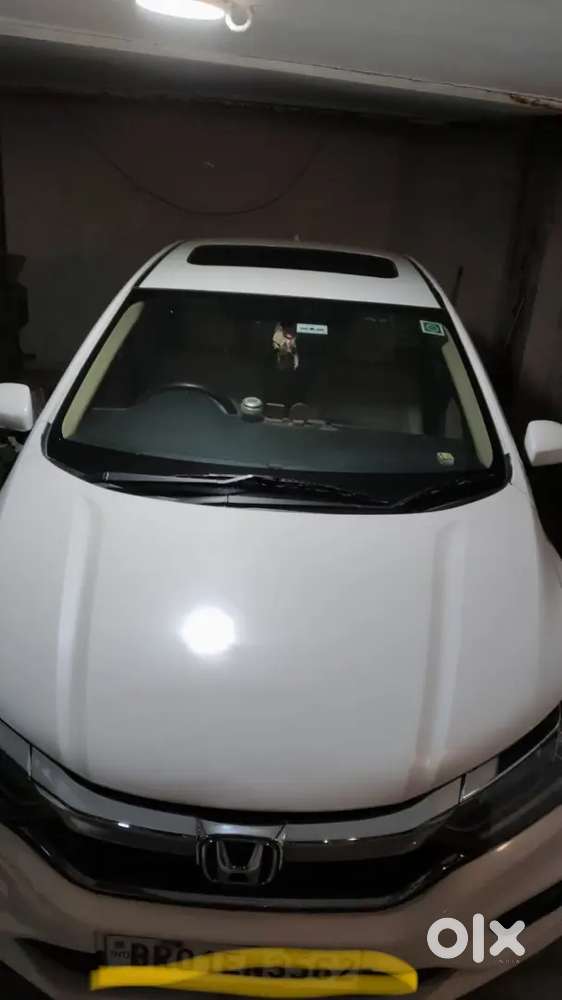 Honda City Diesel With Sunroof Well Maintained White Colour