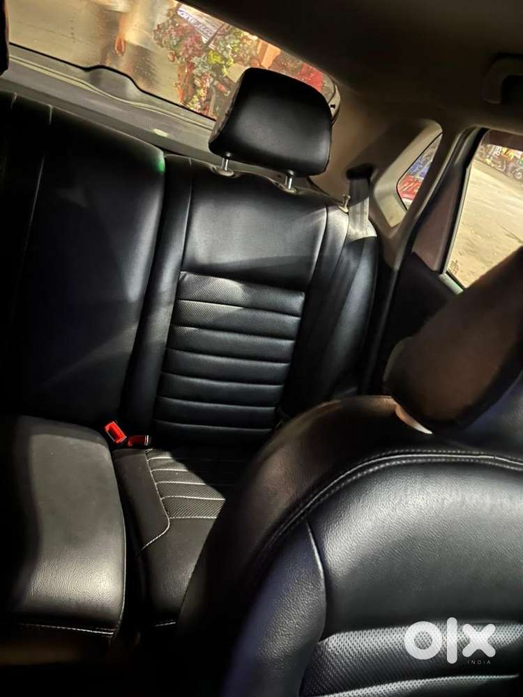 Touchscreen Infotainment System Reverse Parking Camera