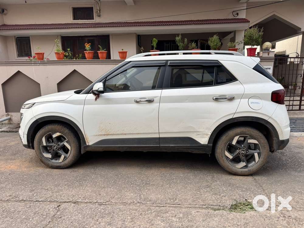 Hyundai Venue Petrol 2021
