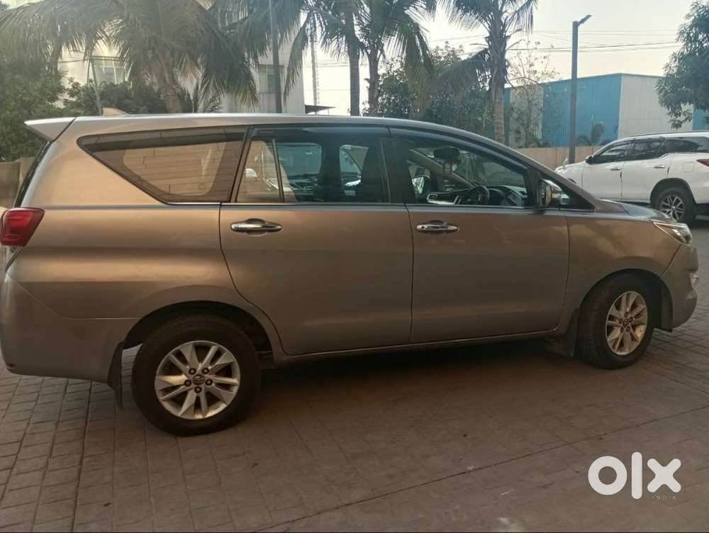 Toyota Innova Crysta 2.4 V Model  Diesel  2.86 Lakh Km  Well Main
