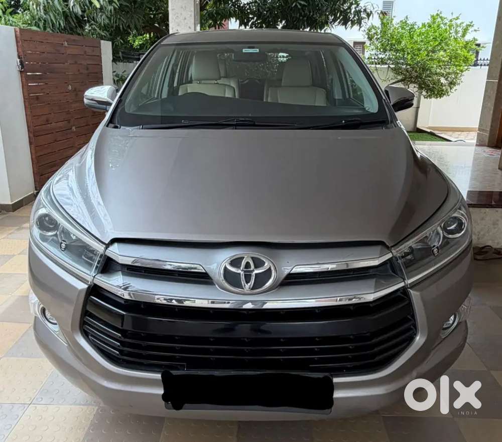 Innova Crysta 2.4z Automatic 2020 7str