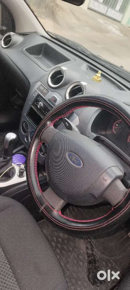 Ford Figo 2013 Diesel 106000 Km Driven Company Maintenance New Tyres