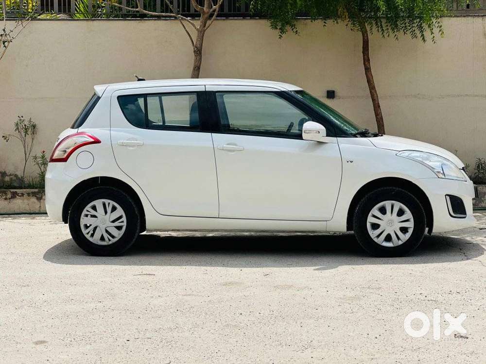 Maruti Suzuki Swift Vxi + Manual, 2015, Petrol