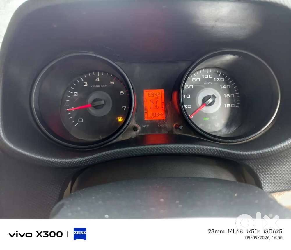 2018 Mahindra Tuv300 T6+ Diesel | 2nd Owner