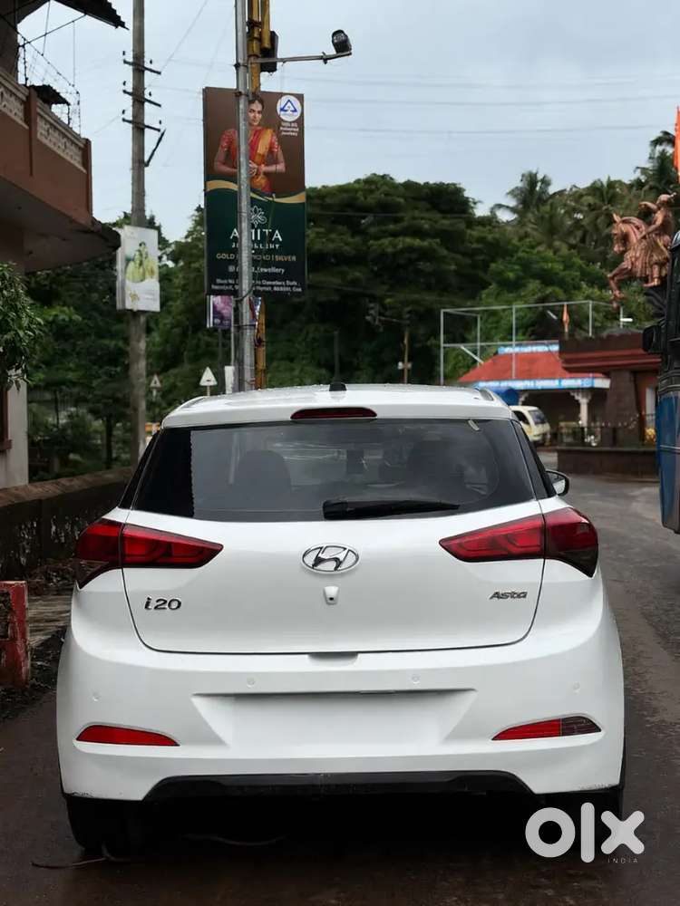 Hyundai I20 2017 Petrol 130000 Km Driven