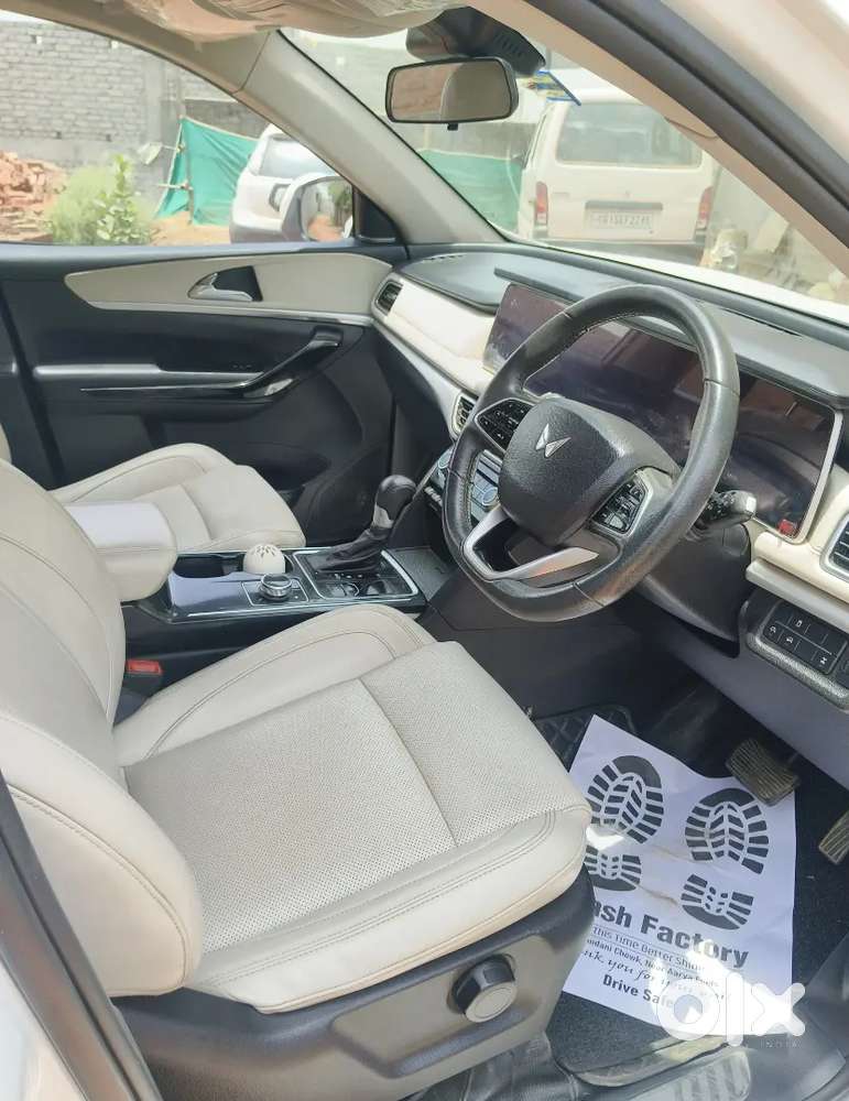 Mahindra Xuv700 Ax7l Awd  Well Maintained