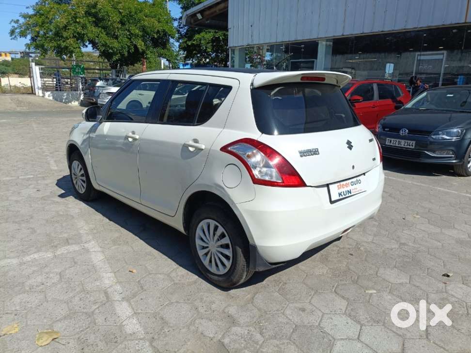 Maruti Suzuki Swift Vxi Abs Bsiv, 2015, Petrol