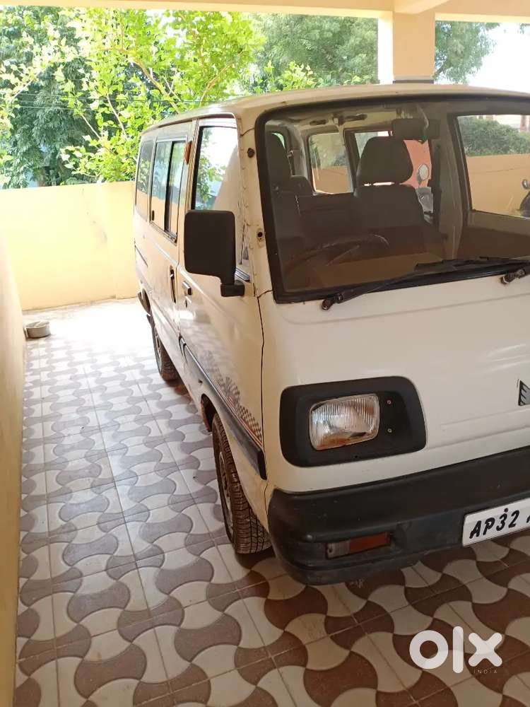 Maruti Omni Car.