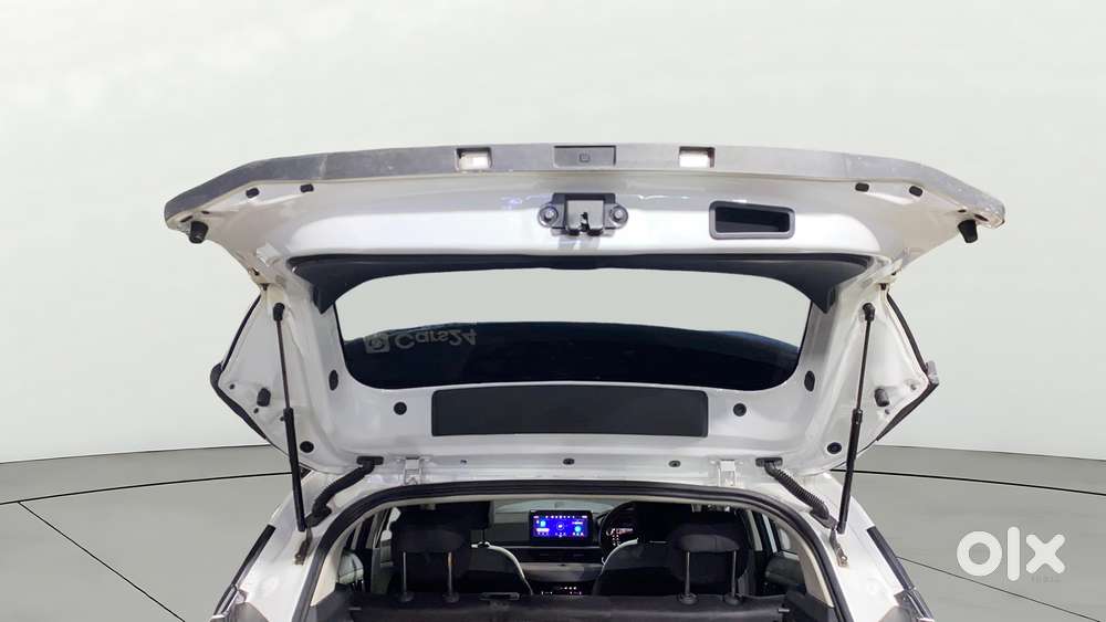 Tata Nexon Creative Plus 1.2 Revotron Petrol 6 Mt, 2025, Petrol
