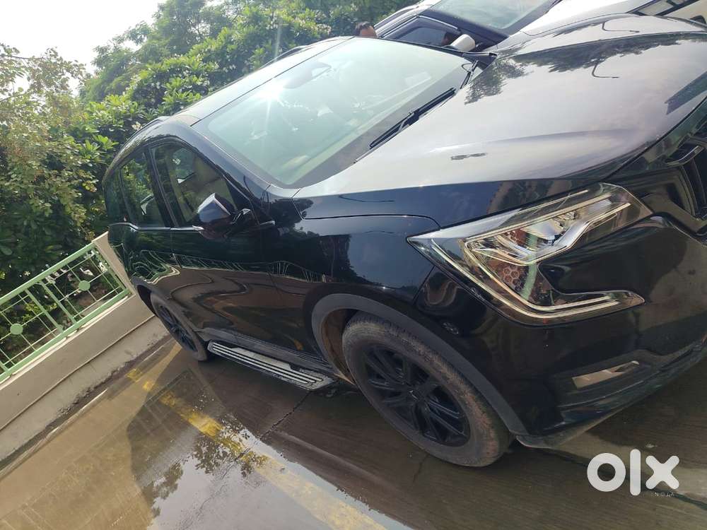 Mahindra Xuv700 2.0 Ax 7 Petrol At Str, 2024, Petrol