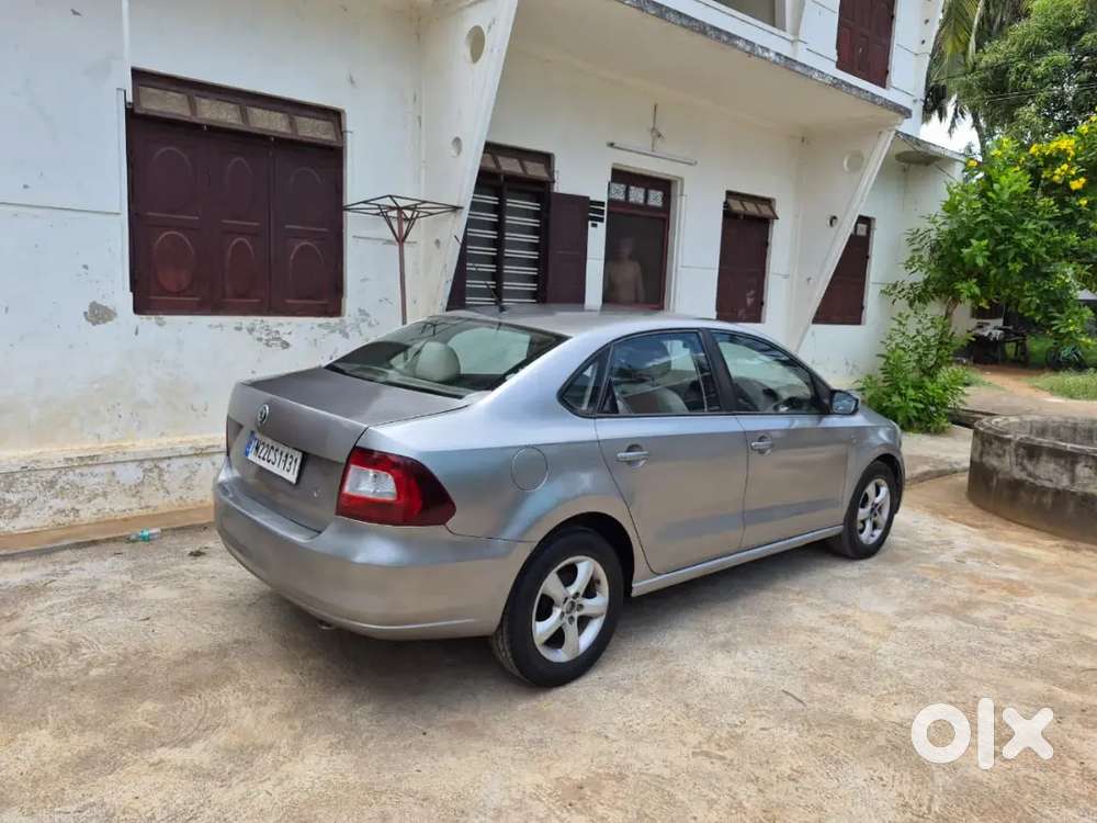 Skoda Rapid Elegance 2012