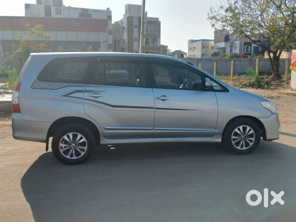 Toyota Innova 2.5 Vx 8 Seater Bs Iv, 2015, Diesel