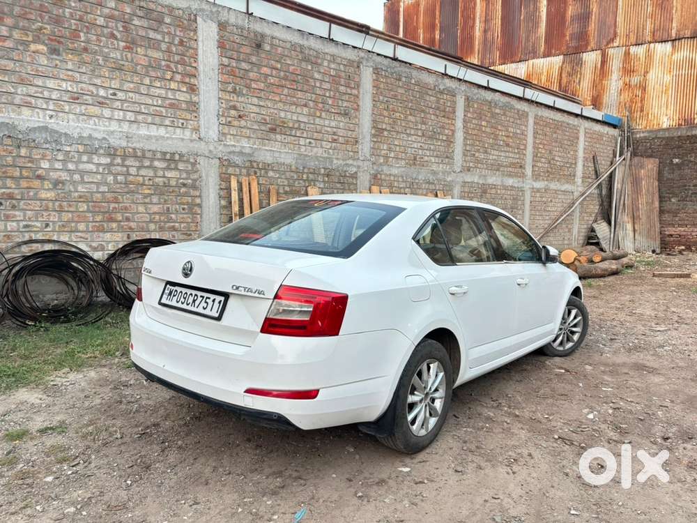 Skoda Octavia 2015 Diesel 76000 Km Driven