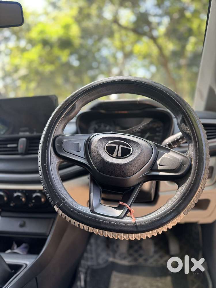 Tata Altroz 1.2 Xe, 2025, Petrol