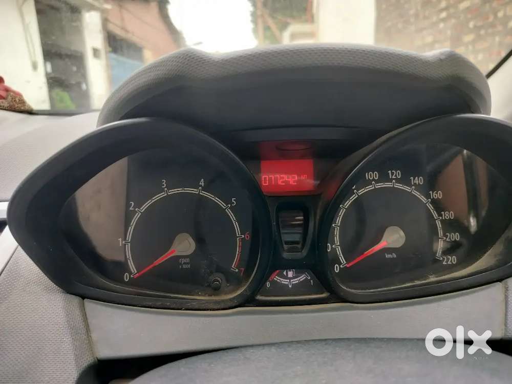 Ford Fiesta 2012 Cng & Hybrids 72000 Km Driven