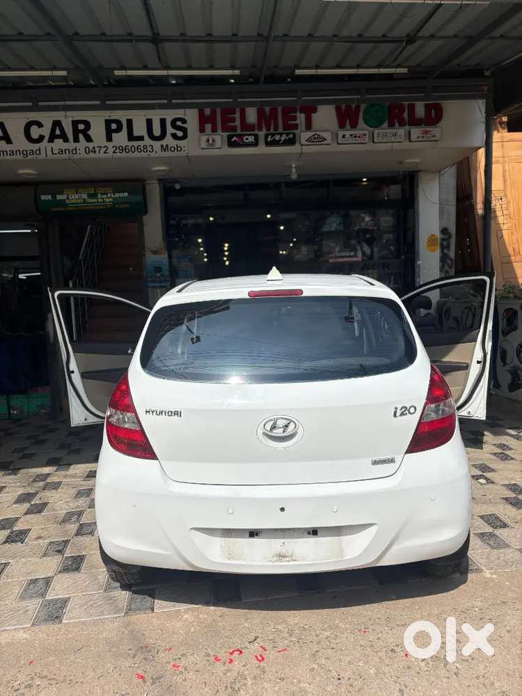 Hyundai I20 2011 Petrol Well Sportz Variant 109000 Km Neat Interior