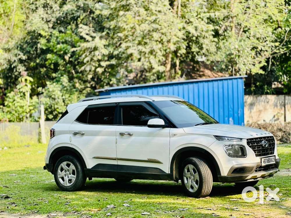 Hyundai Venue 2020 Petrol Well Maintained