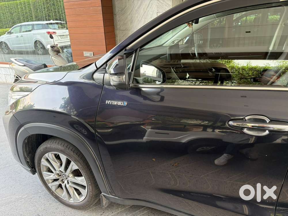 Toyota Innova Hycross Hybrid 2024 Year
