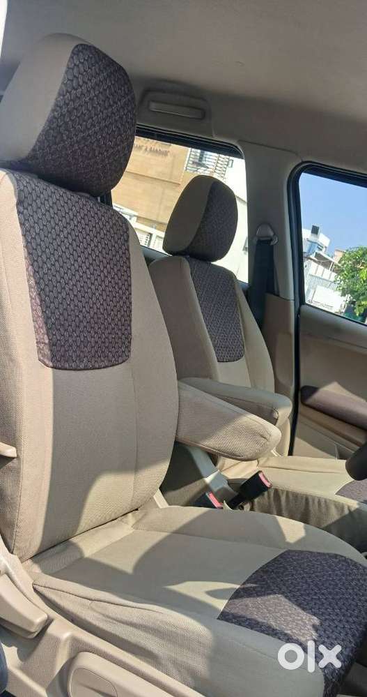 Mahindra Tuv 300 T8 Amt (automatic), 2016, Diesel