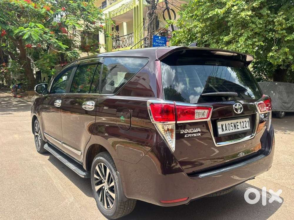 Toyota Innova Crysta 2.8z Automatic, 2022, Diesel