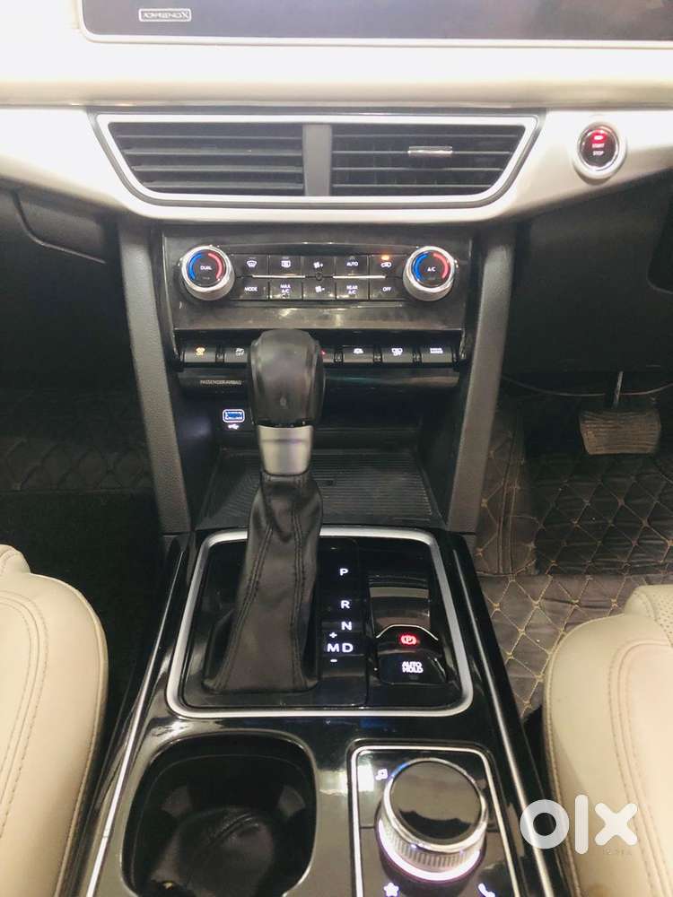 Mahindra Xuv700 2.2 Ax 7 Diesel At Luxury Pack Str, 2022, Diesel