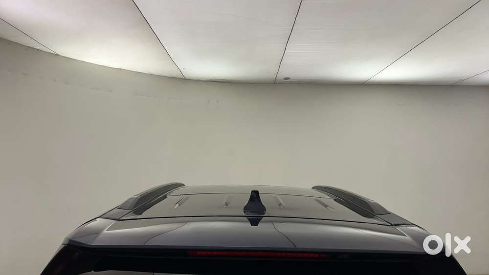 Mahindra Xuv700 2.0 Ax 7 Petrol At Str, 2021, Petrol