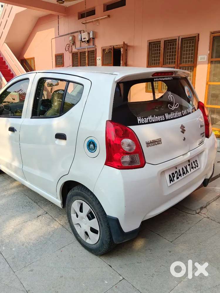 Single Hand Owner Driving.