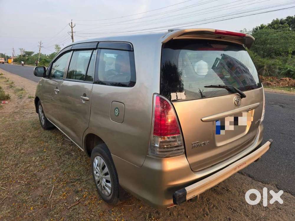 Toyota Innova 2004-2011 2.5 G4 Diesel 8-seater, 2010, Diesel