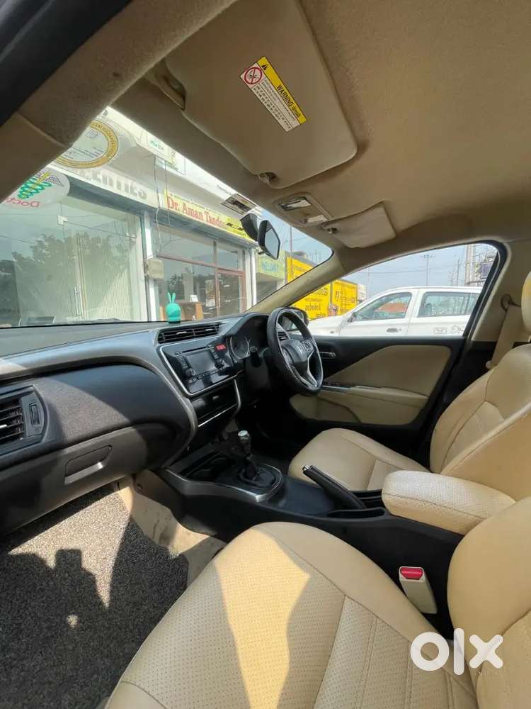 Honda City 1.5 V 2016