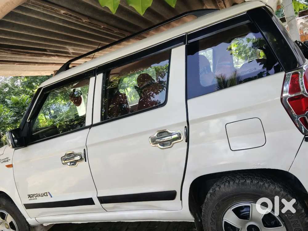 Mahindra Tuv 300 2017