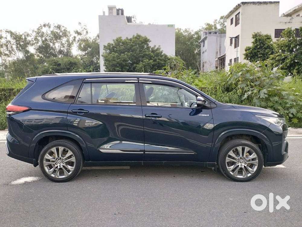 Toyota Innova Hycross 2.0 Vx Hybrid 8 Str, 2023, Petrol