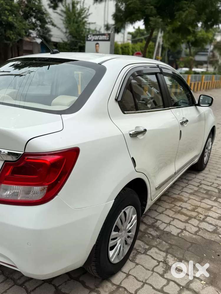 Maruti Suzuki Dzire 1.2 Vxi, 2022, Petrol