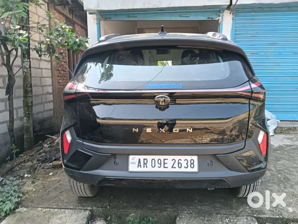 Tata Nexon 2025 Petrol Showroom Condition