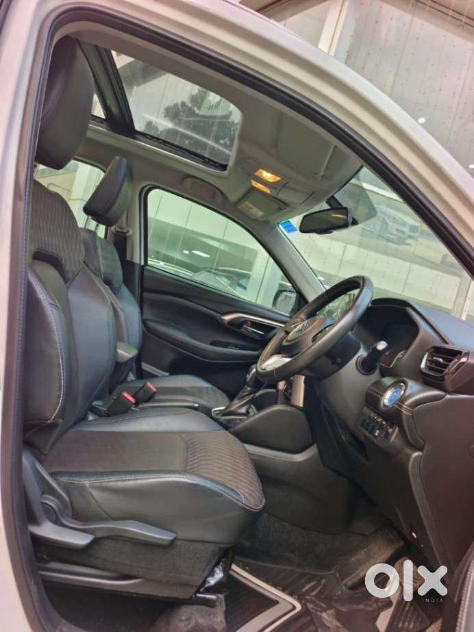 Maruti Suzuki Grand Vitara 1.5 Alpha Plus Intelligent Hybrid Ecvt, 2..