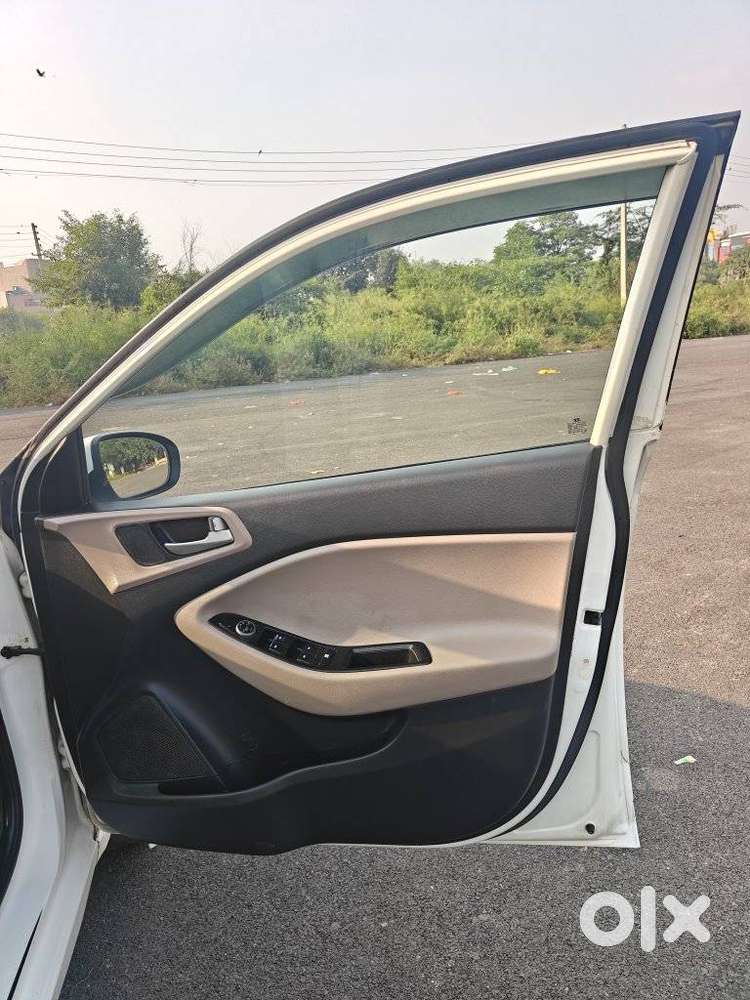 Hyundai I20 1.2 Magna Executive, 2020, Cng & Hybrids