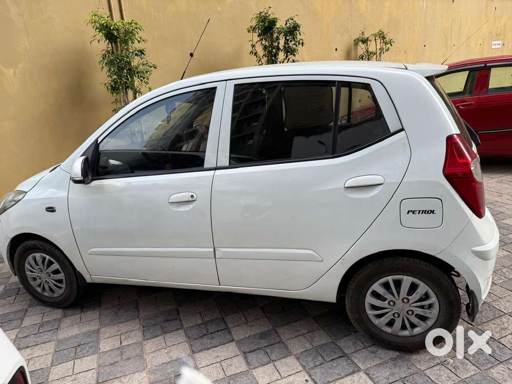 Hyundai I10 Sportz At, 2013, Petrol