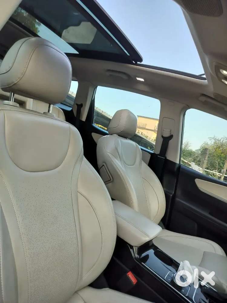Mahindra Xuv700 Ax7 2022