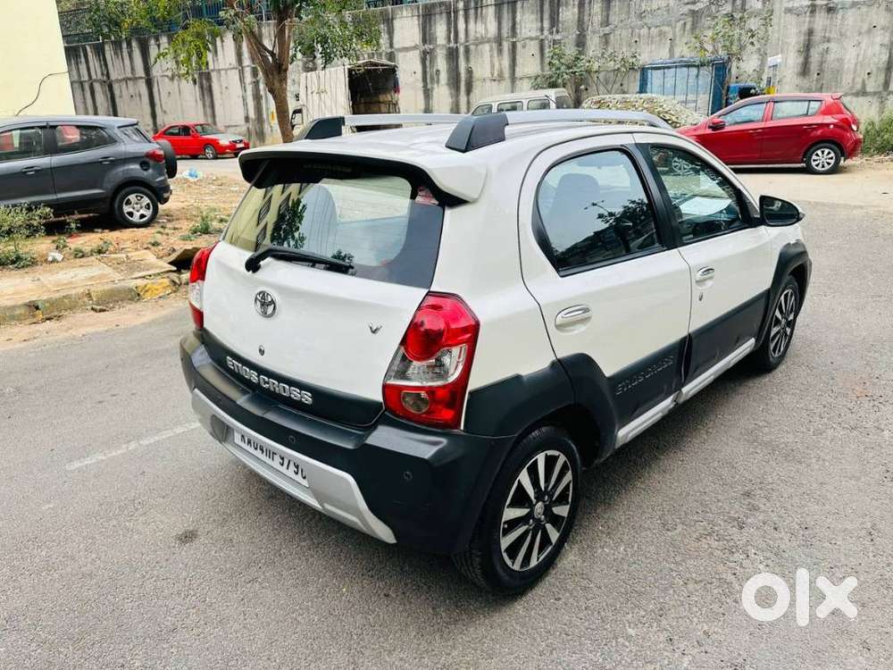 Toyota Etios Cross 1.5l V, 2015, Petrol