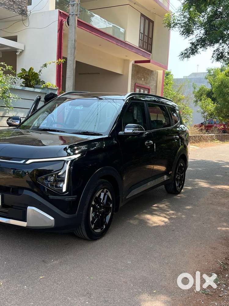 Kia Carens Clavis 2025 Petrol Well Maintained