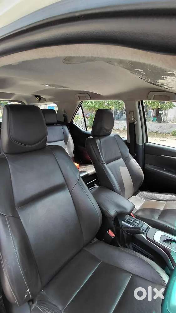Fortuner 4x2
Automatic 
November 2017
85000 Km