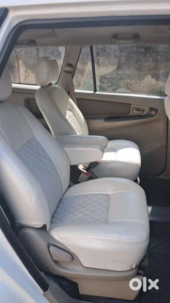 Toyota Innova 2014