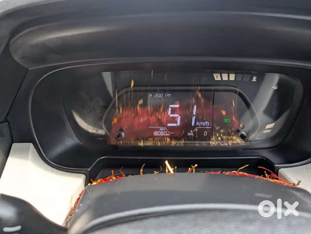 Tata Punch Accomplished Dazzle Sunroof 2024