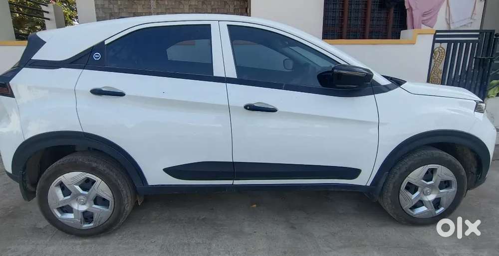 Tata Nexon 2024 Petrol Well Maintained